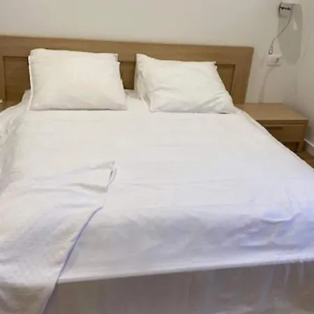 Βίλα Three Bedroom With Private Pool