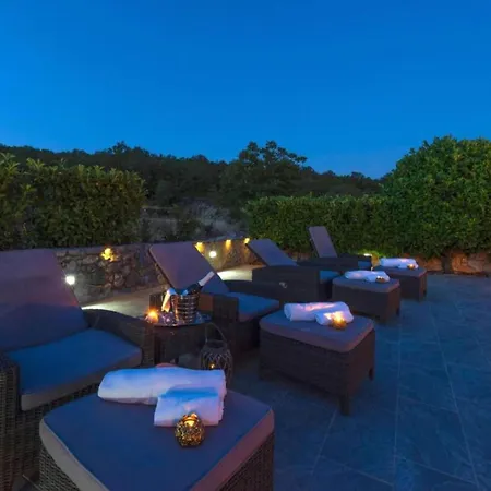 Three Bedroom With Private Pool Βίλα Ugljane