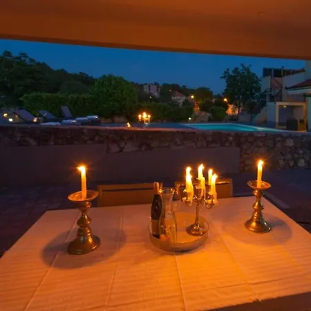 Three Bedroom With Private Pool Villa *